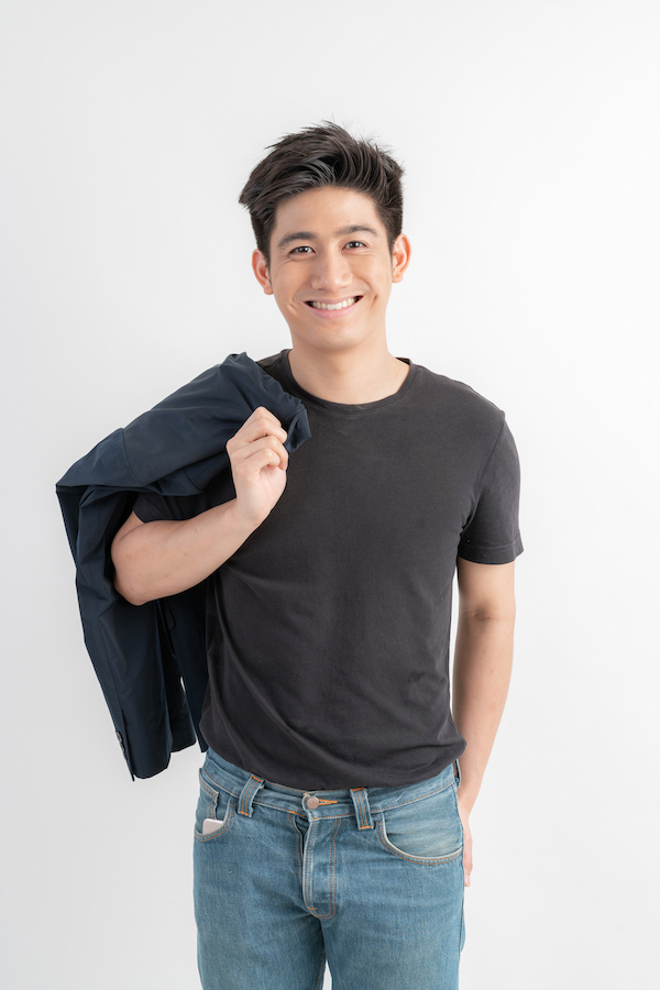 portrait-smiling-handsome-asian-man拷貝